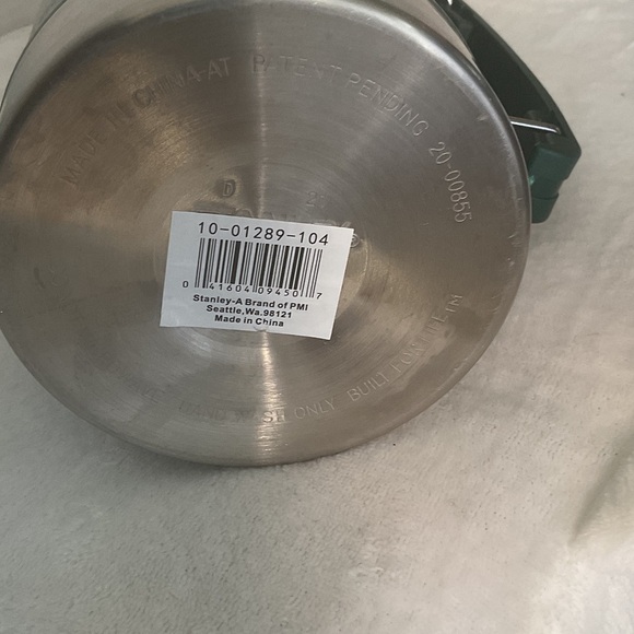 Stanley Classic Green Vacuum Bottle - Picture 4 of 8